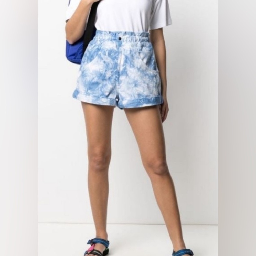 NWT Universal threads tie dye paper bag shorts, size medium